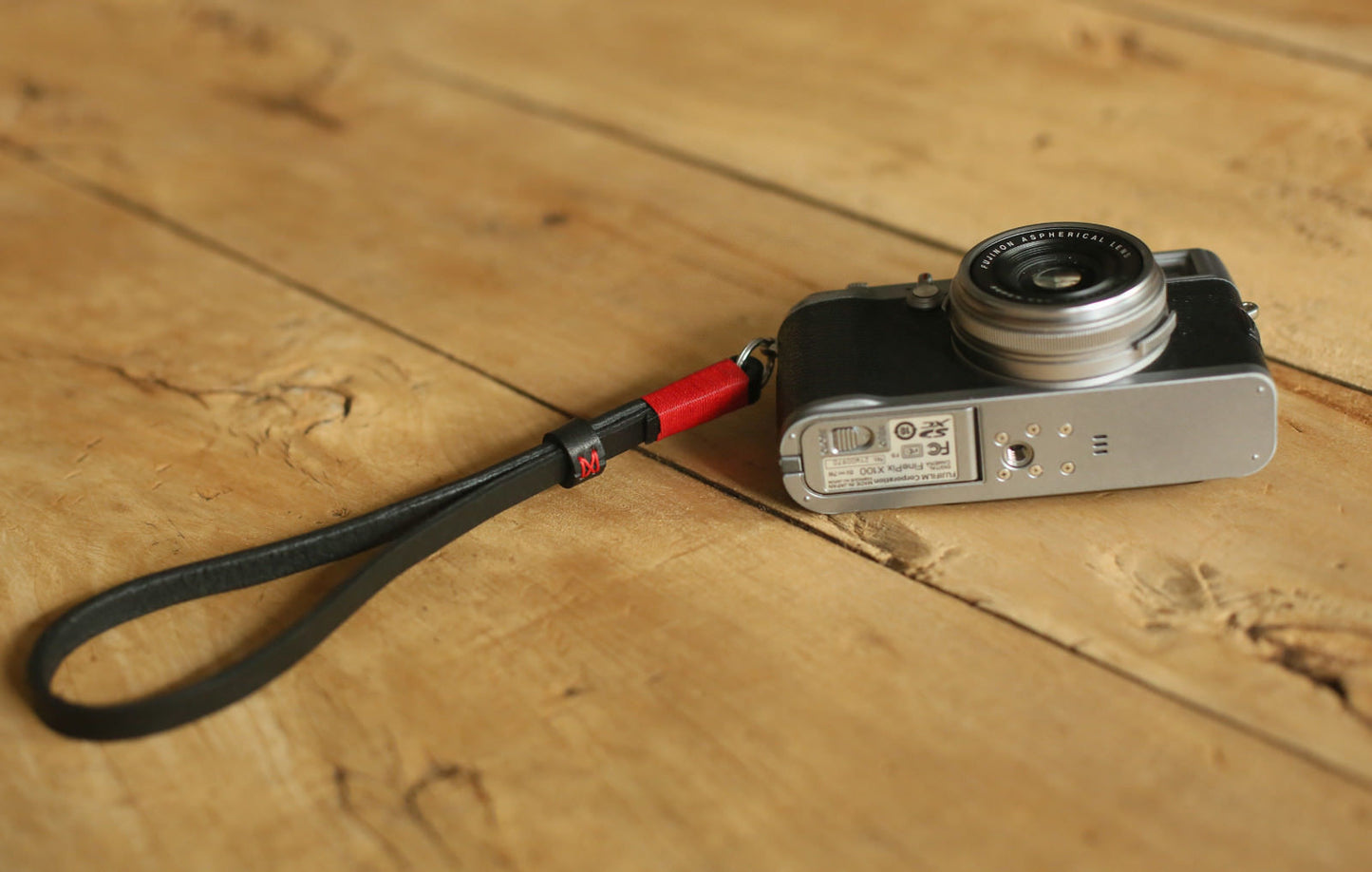 Black leather handmade camera wrist strap band black thickened red | windmup.com - windmup