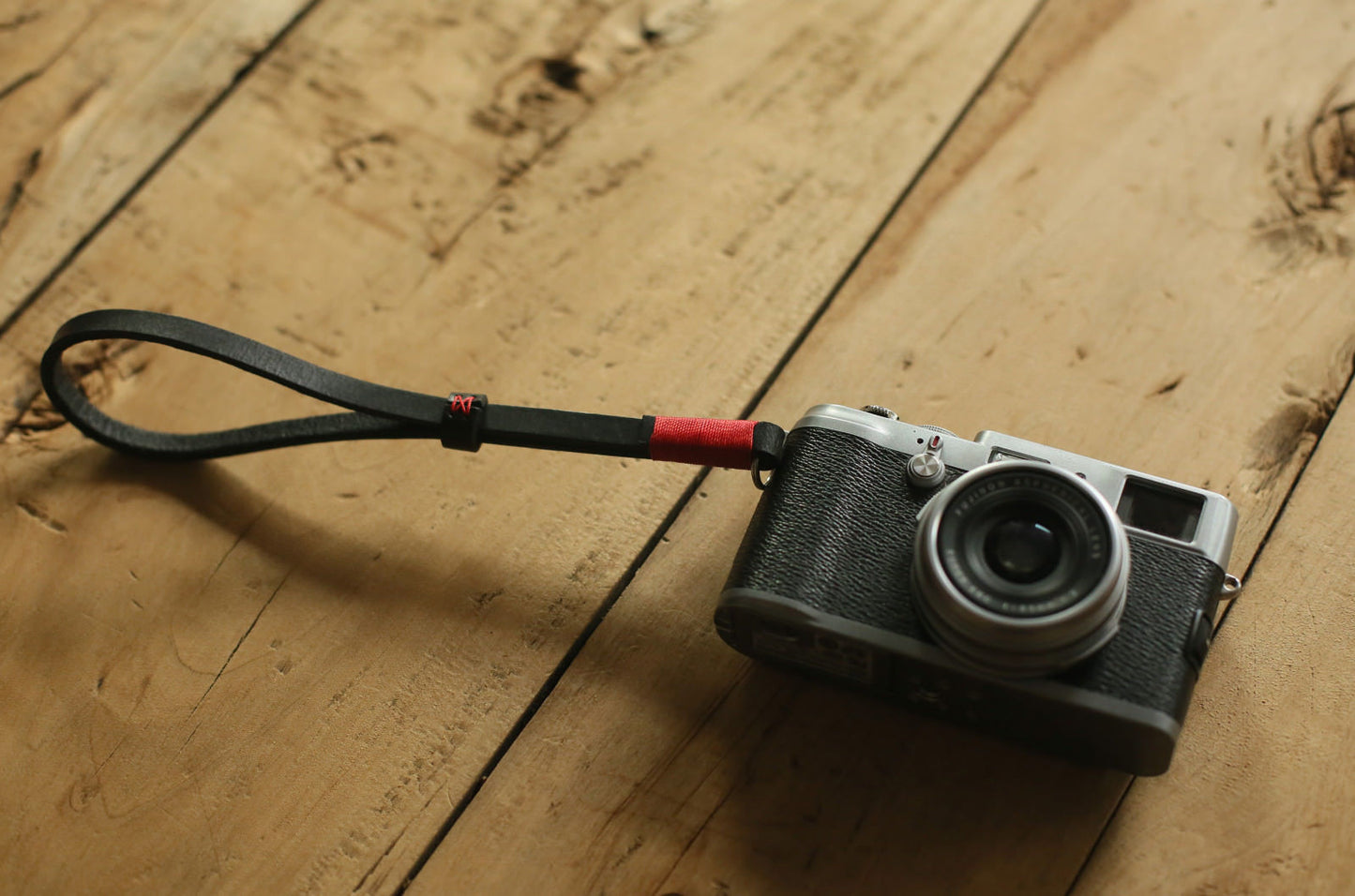 Black leather handmade camera wrist strap band black thickened red | windmup.com - windmup