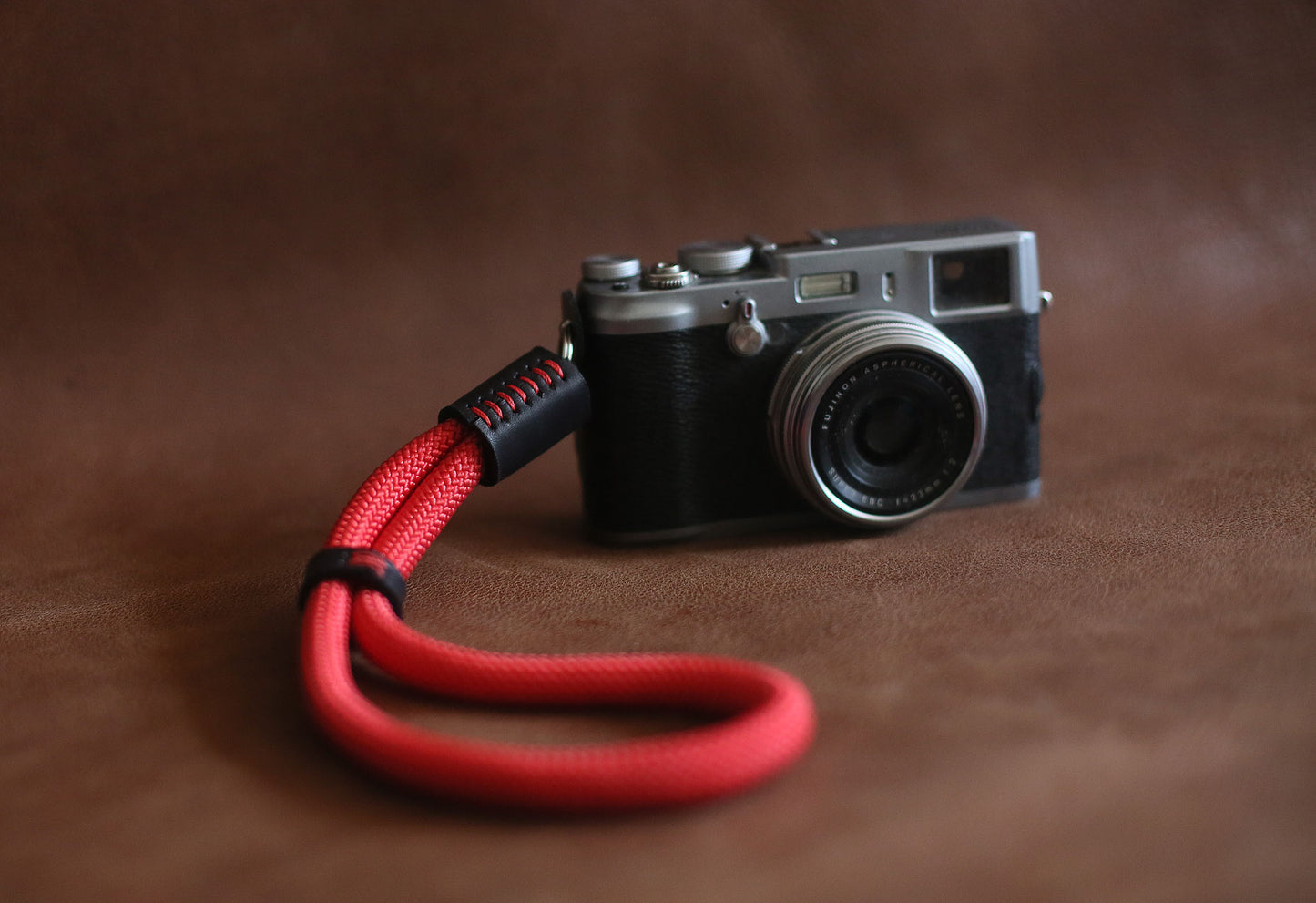 Red rope camera wrist band | windmup - windmup