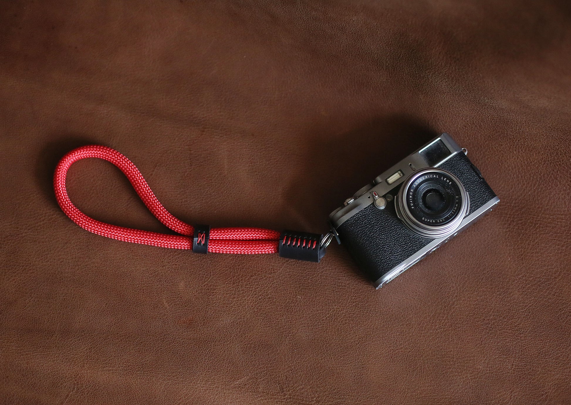 Red rope camera wrist band | windmup - windmup