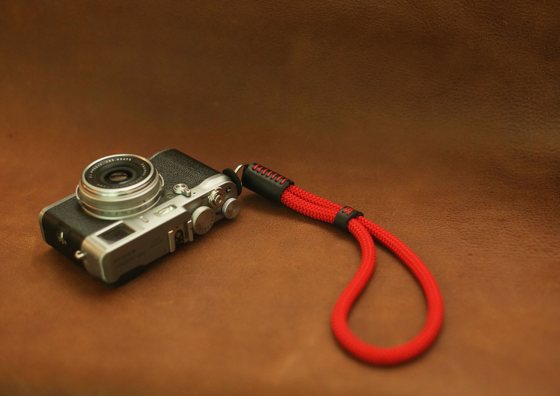 Red rope camera wrist band 8mm | windmup - windmup