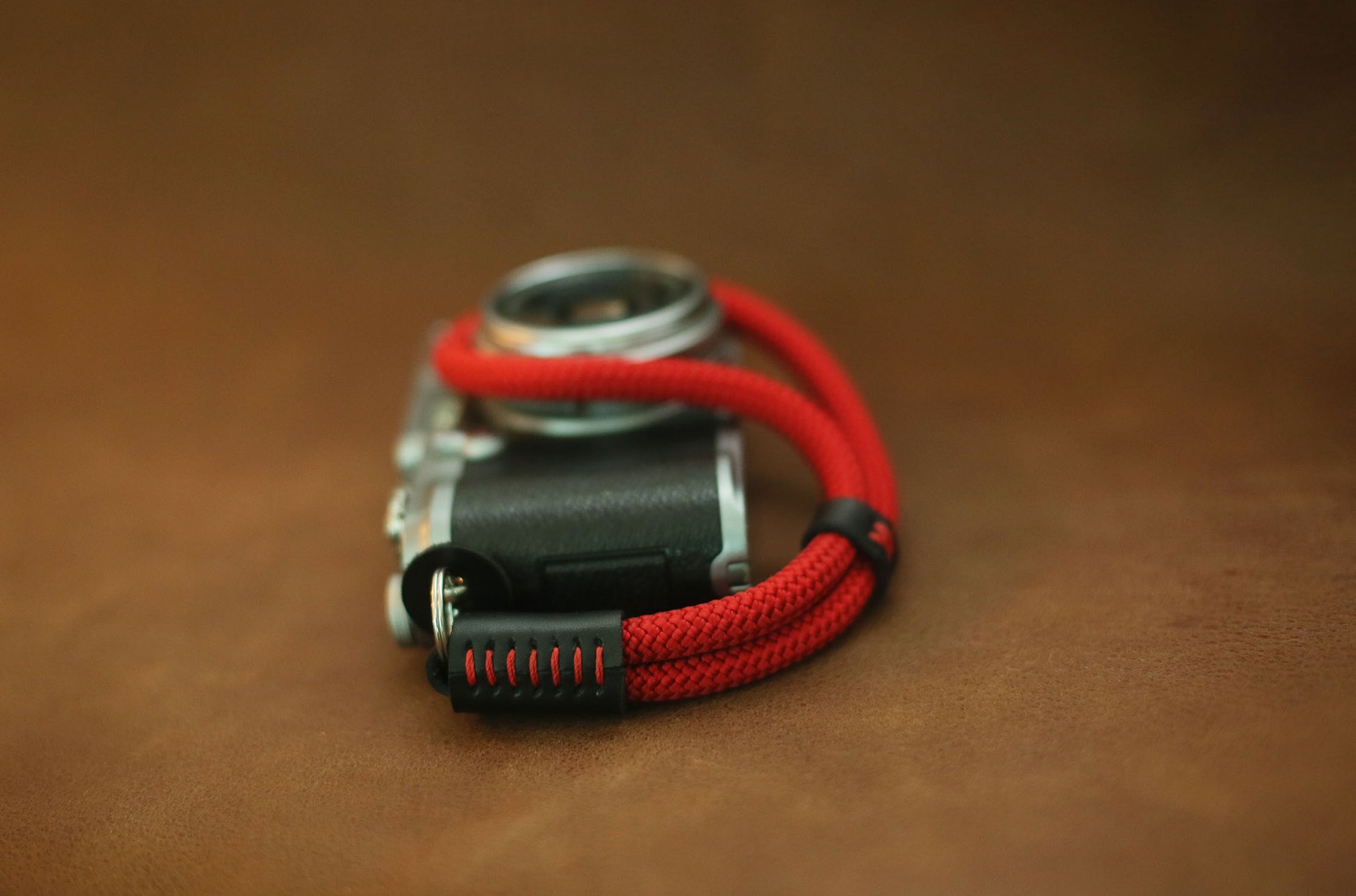 Red rope camera wrist band 8mm | windmup - windmup