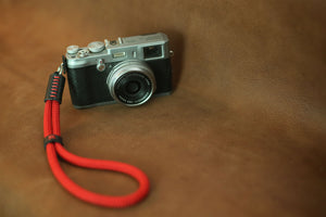 Red rope camera wrist band 8mm | windmup - windmup