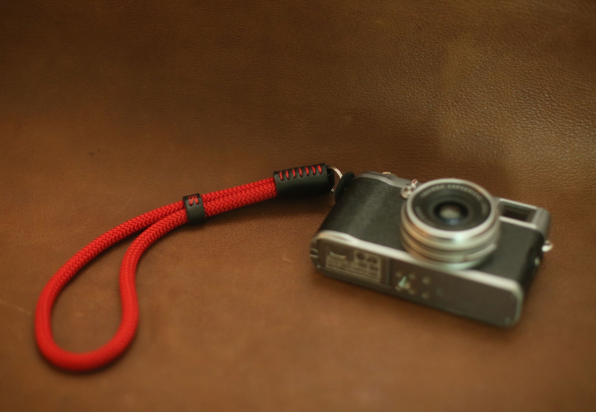 Red rope camera wrist band 8mm | windmup - windmup