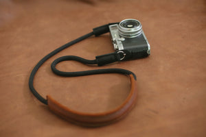 Black shoulder pad 8mm rope camera strap | windmup.com - windmup