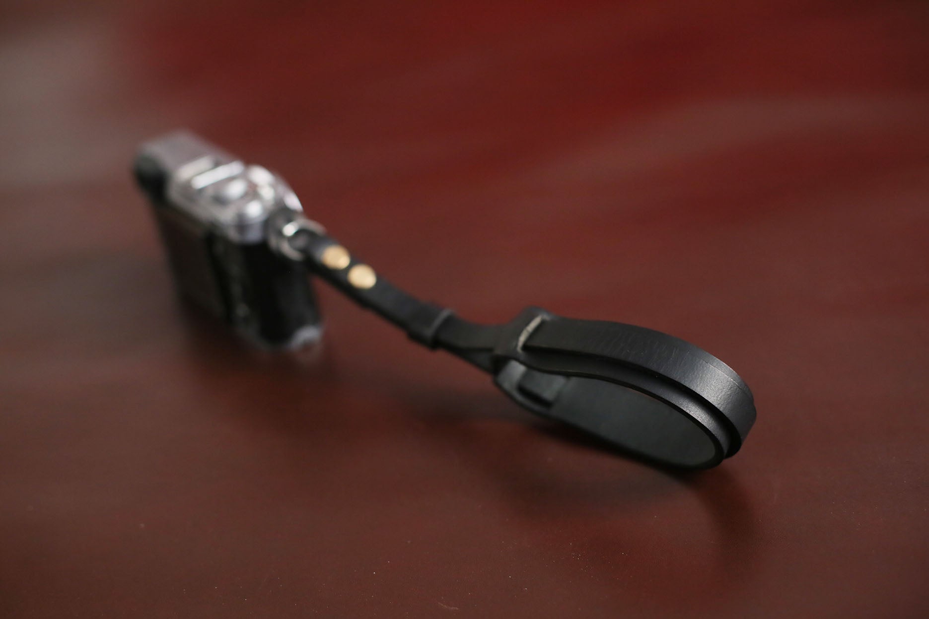 Widen black leather handmade camera wrist strap band thickened | windmup.com - windmup