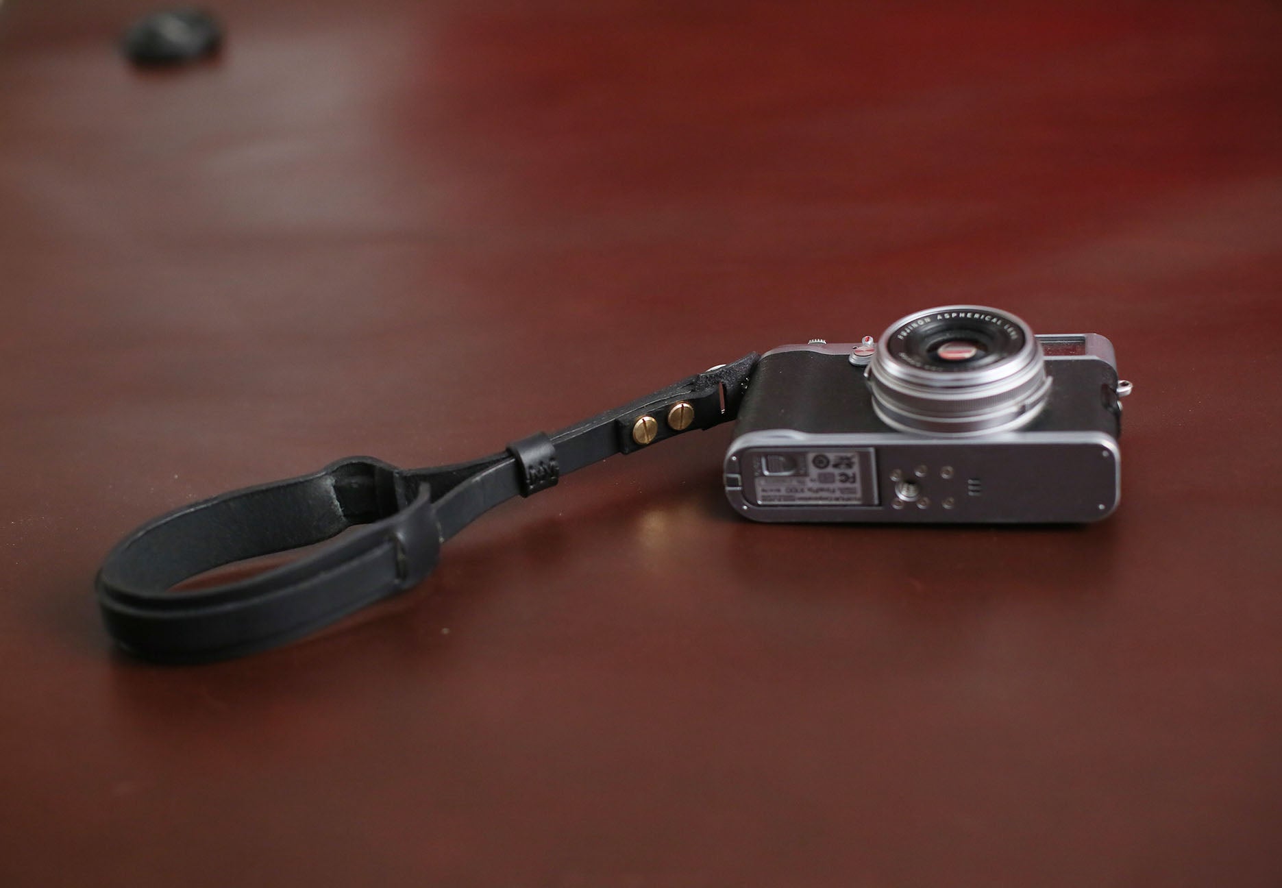Widen black leather handmade camera wrist strap band thickened | windmup.com - windmup