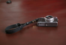 Widen black leather handmade camera wrist strap band thickened | windmup.com - windmup