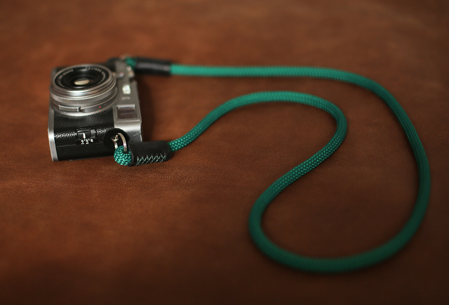 Green climbing rope 8mm Handmade black leather camera strap&Windmup.com - windmup