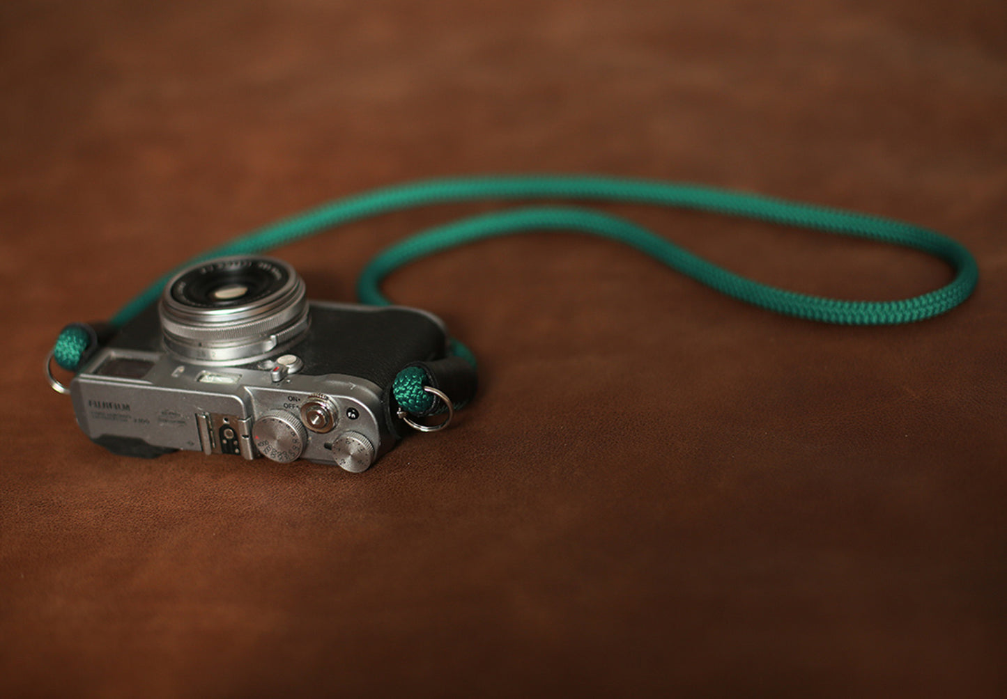 Green climbing rope 8mm Handmade black leather camera strap&Windmup.com - windmup