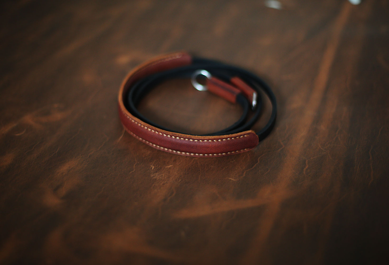 Handmade black leather camera neck strap shoulder widened | Windmup.com - windmup