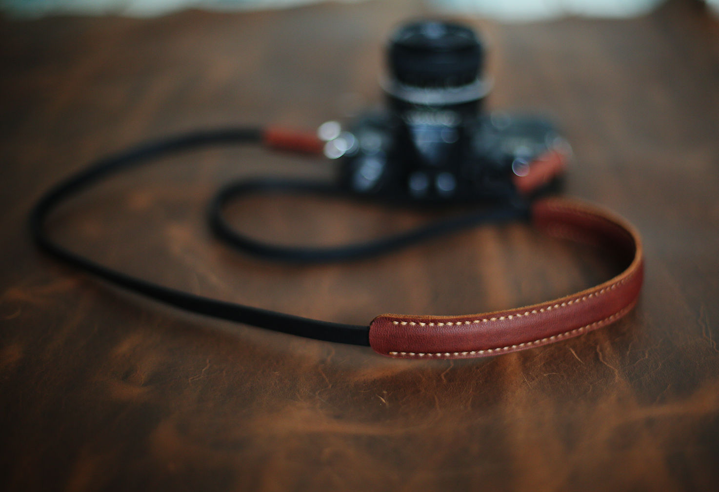 Handmade black leather camera neck strap shoulder widened | Windmup.com - windmup