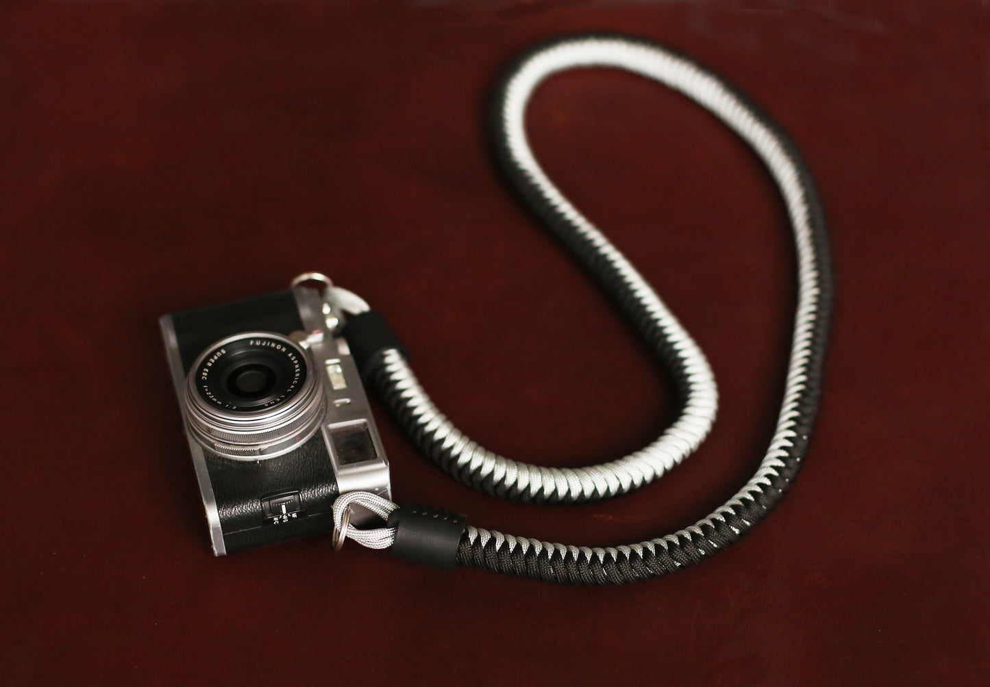 Durable paracord woven camera strap for professional photographers