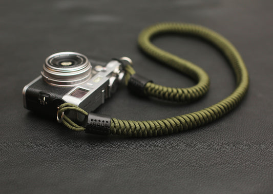 Olive green hand knitting decompression camera strap - windmup