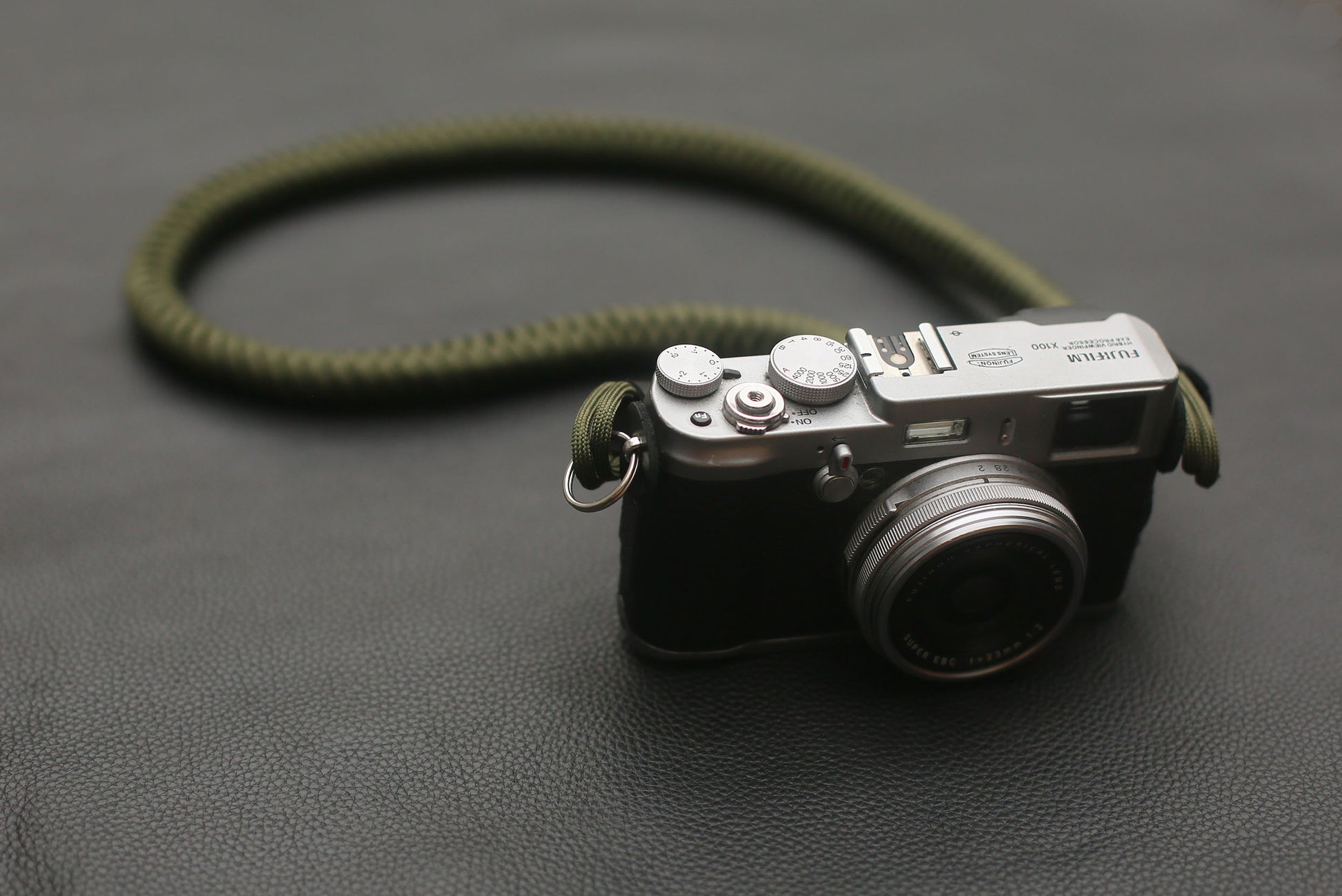 handwoven-olive-green-paracord-camera-strap-windmup-3