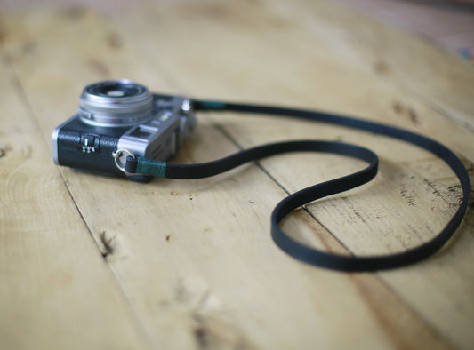 Calm green handmade black leather camera shoulder neck strap | Windmup.com - windmup