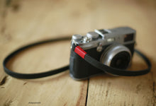 Red handmade black leather camera neck shoulder strap | Windmup.com - windmup