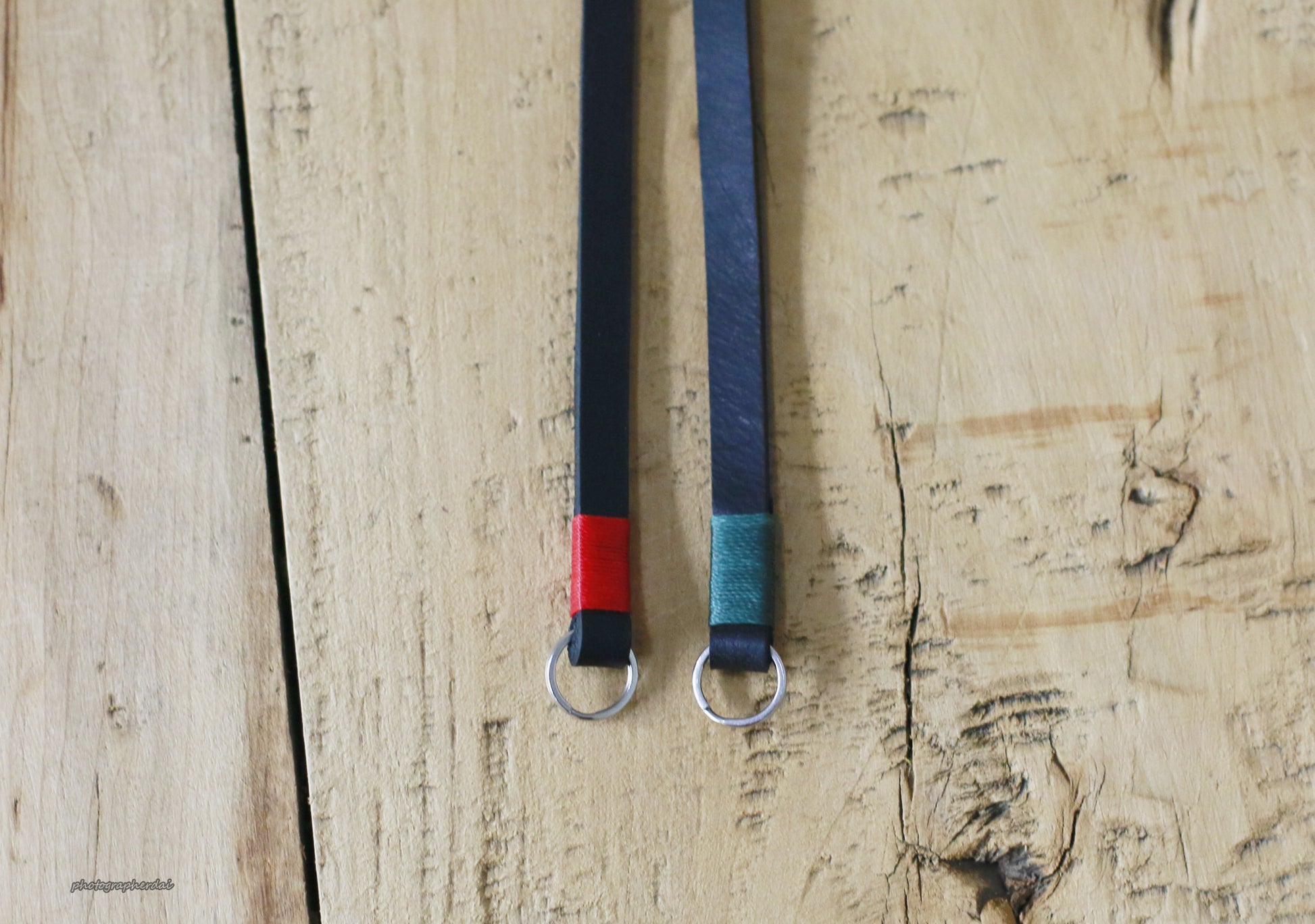 Red handmade black leather camera neck shoulder strap | Windmup.com - windmup