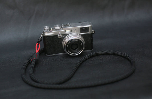 Windmup black quick‑release climbing rope camera strap with full‑grain leather ends