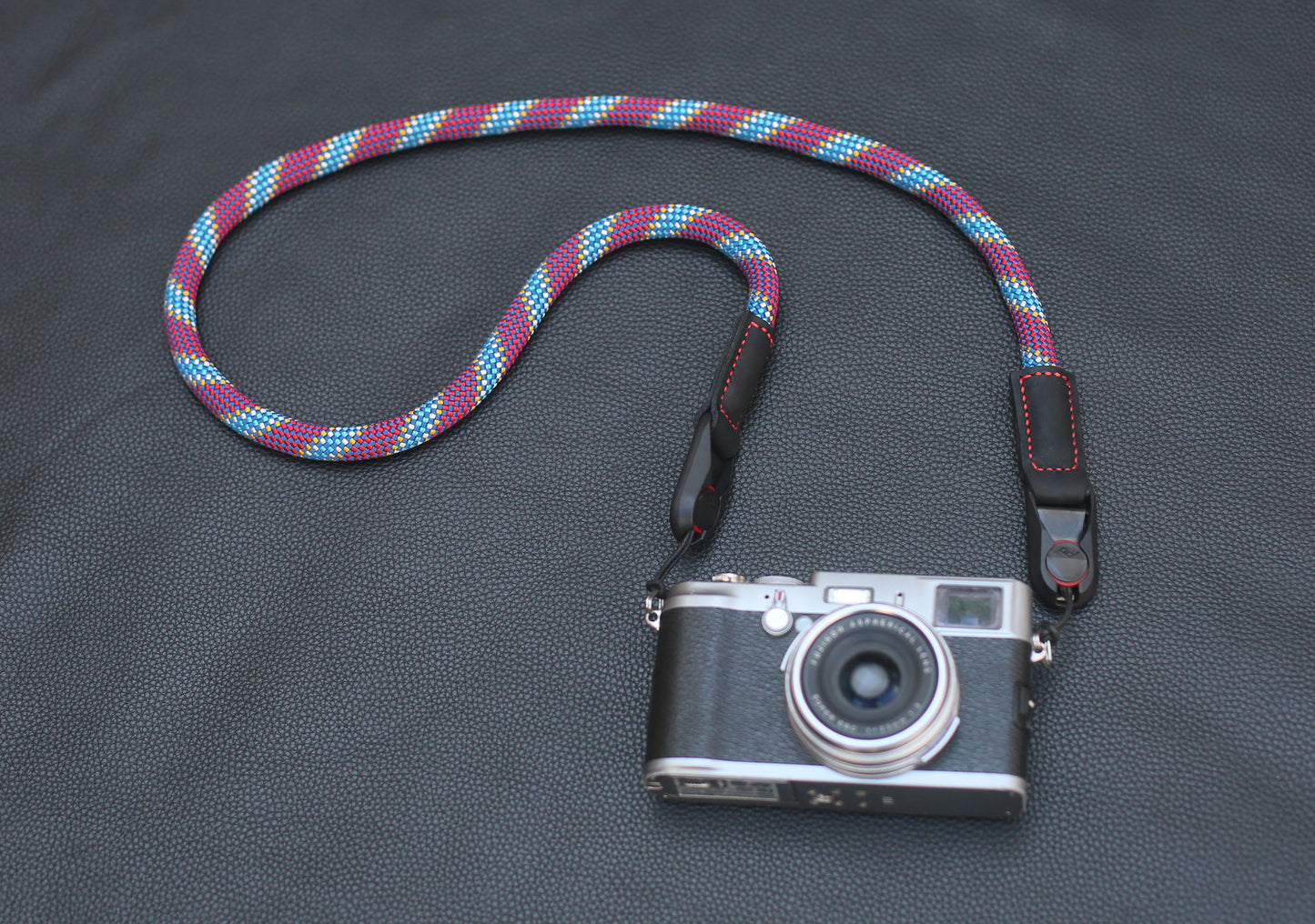 Close-up of 10mm red patterned rope texture