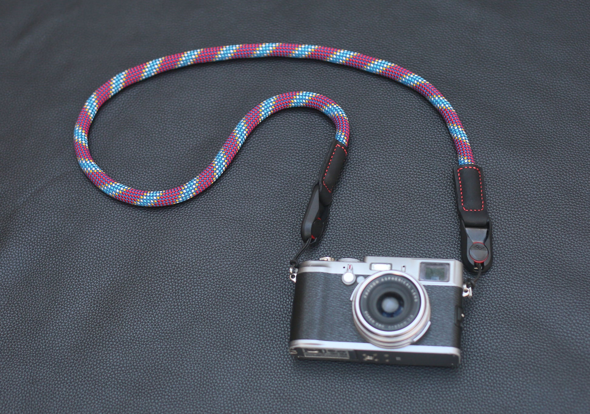 Close-up of 10mm red patterned rope texture