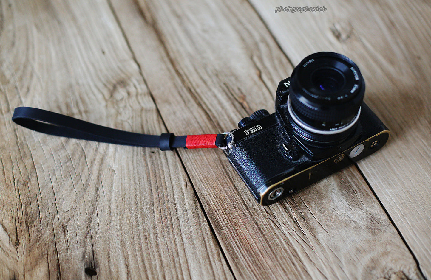 Black handmade leather camera wrist strap band Red | windmup.com - windmup
