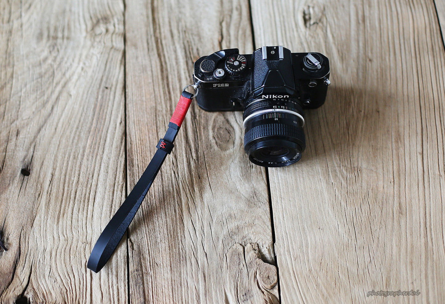 Black handmade leather camera wrist strap band Red | windmup.com - windmup