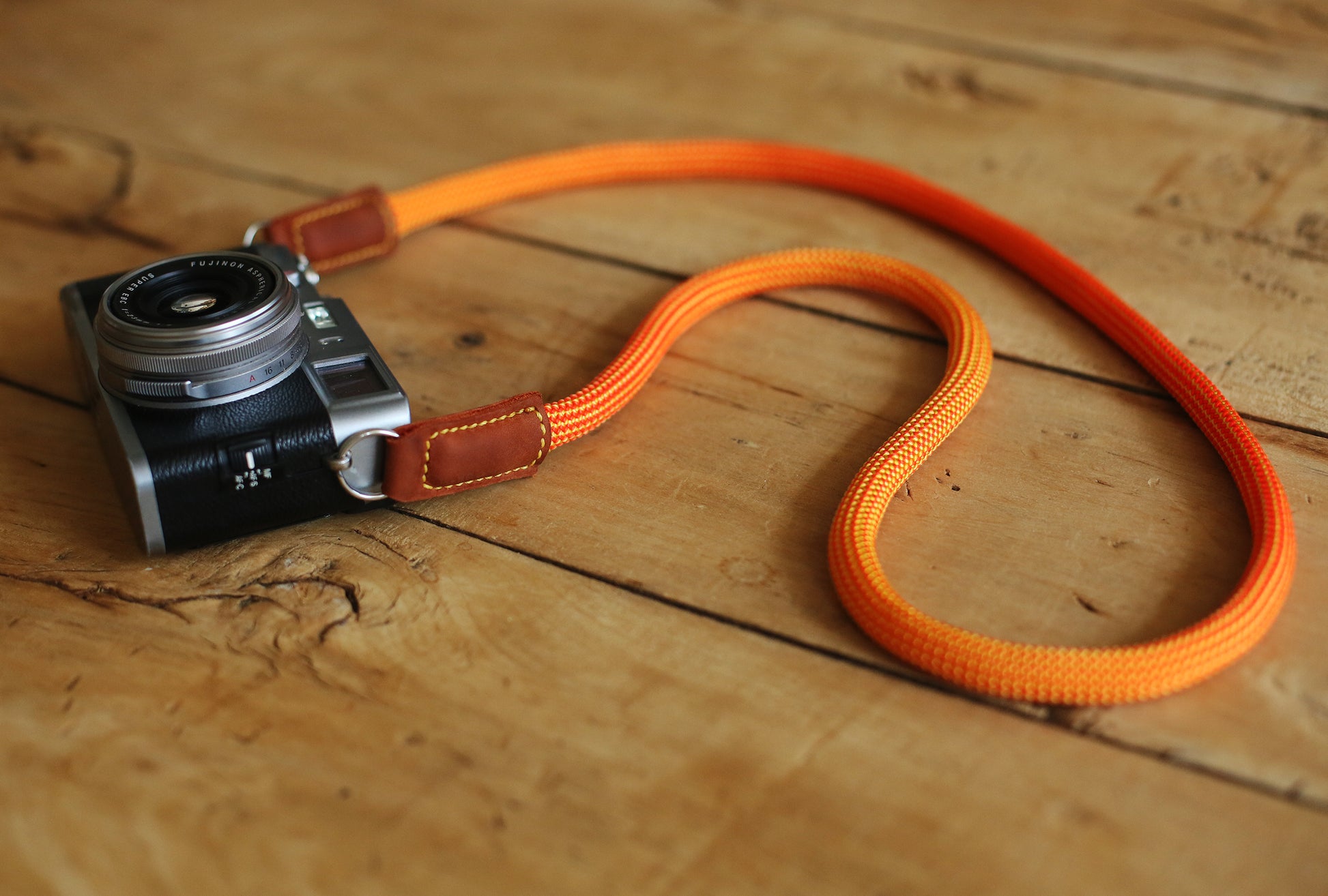 windmup orange camera strap